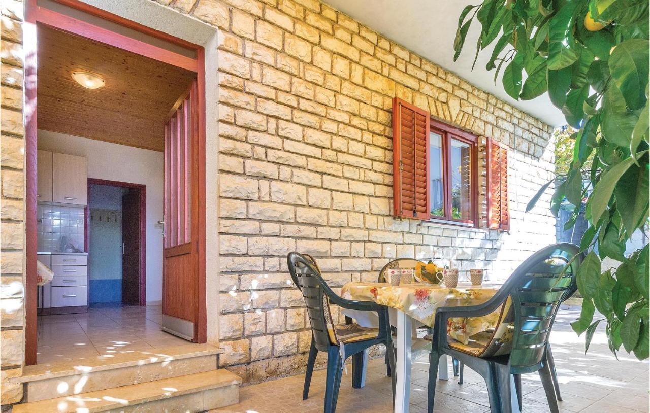 Awesome Apartment In Pula With Wifi Exteriör bild