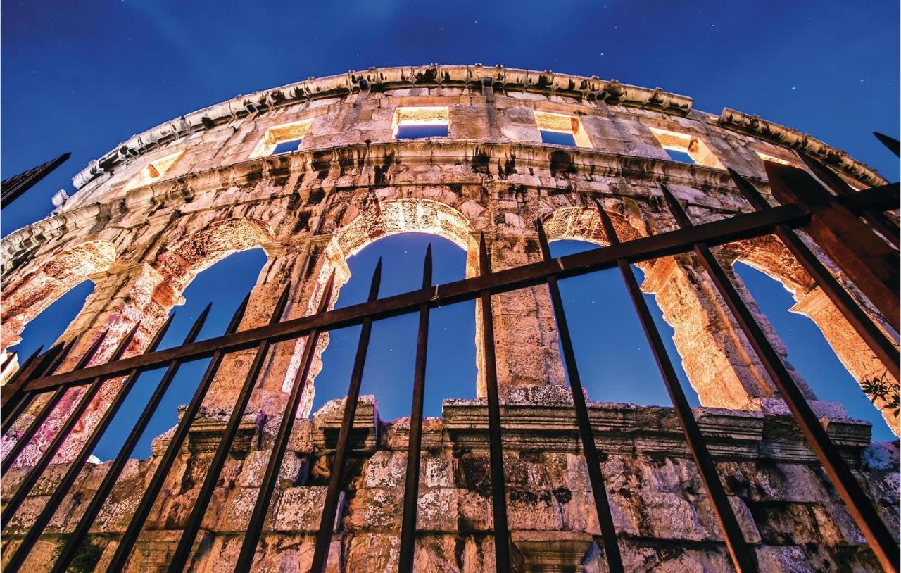 Awesome Apartment In Pula With Wifi Exteriör bild